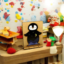 Afbeelding in Gallery-weergave laden, Penguin Pop-up Art