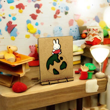 Afbeelding in Gallery-weergave laden, Miffy on the Globe Pop-up Art