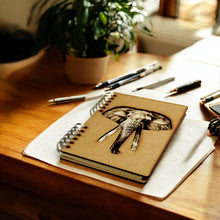 Afbeelding in Gallery-weergave laden, Elephant Art Journal