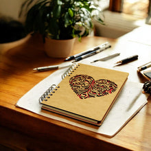 Afbeelding in Gallery-weergave laden, Rood Hart Notitieboek – liefdevol duurzaam journal, perfect voor Valentijn, huwelijk &amp; jubileum
